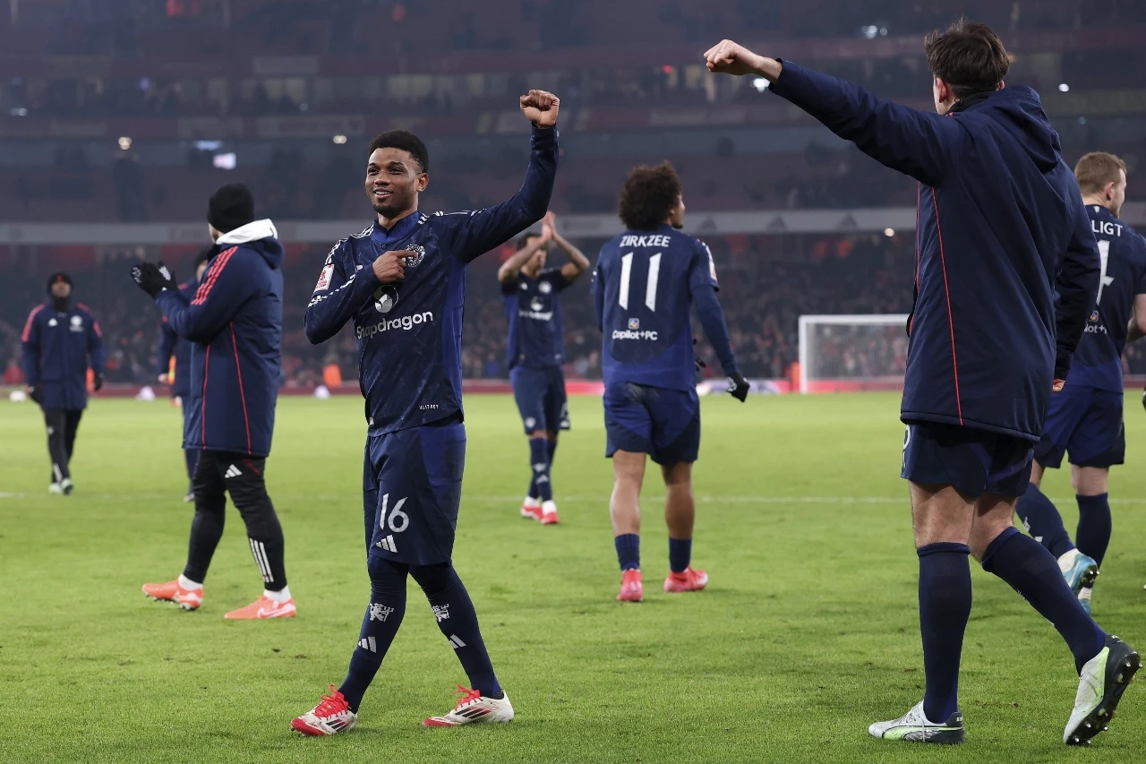 开云体育-关于里程碑夜曼联状态回暖，足总杯赛后刷纪录，球迷炸锅，数据趋势出现新变化的信息