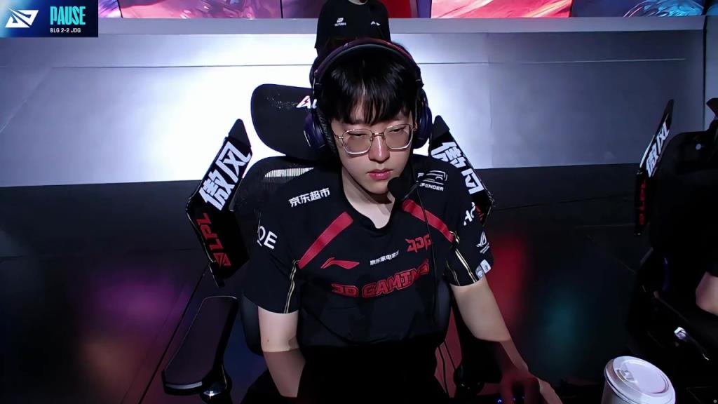 开云体育-包含Rookie迎来三赛季高光表现，G2球迷沸腾！的词条