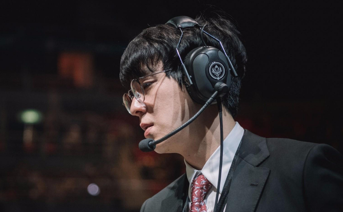 关于Faker遭遇十连败，巴黎圣日耳曼教练面临压力！的信息